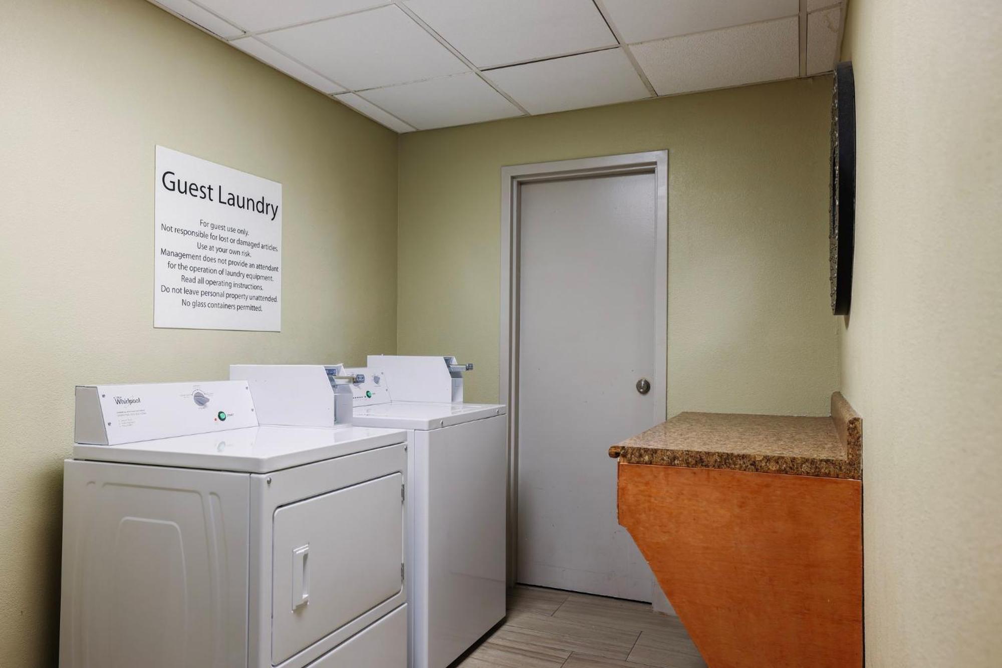 Holiday Inn Express Burlington By Ihg Exteriér fotografie