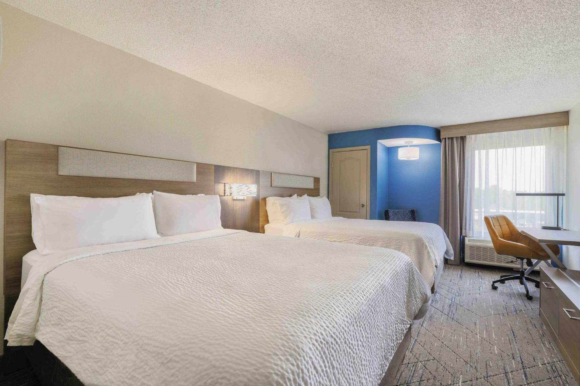 Holiday Inn Express Burlington By Ihg Exteriér fotografie